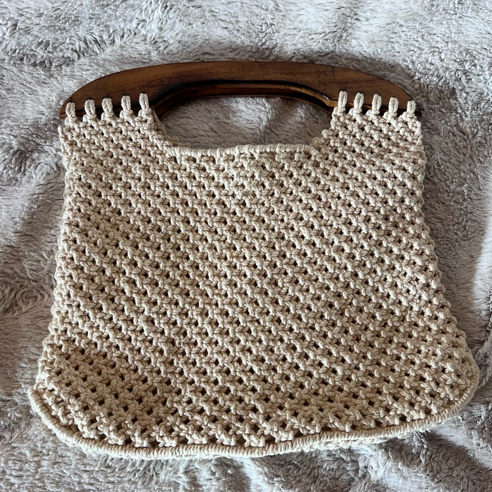 Vintage Macramé Clutch Handbag Purse + wood Handles, Cream Knit Clamshell